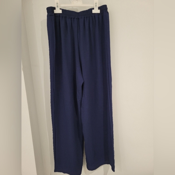 NWOT- 2 Piece Set Pants Set.  Blue Lace Trim Top With Wide Leg Pants-Medium - Picture 5 of 5